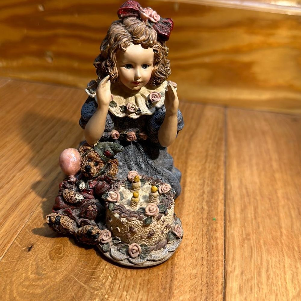 1995 Boyd’s Yesterdays Child Dollstone Collection Figurine style 3509 bday VTG